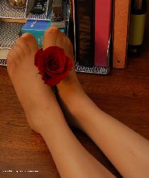 www.maladaptivebehavior.com - 1-89 Jackie's Feet thumbnail